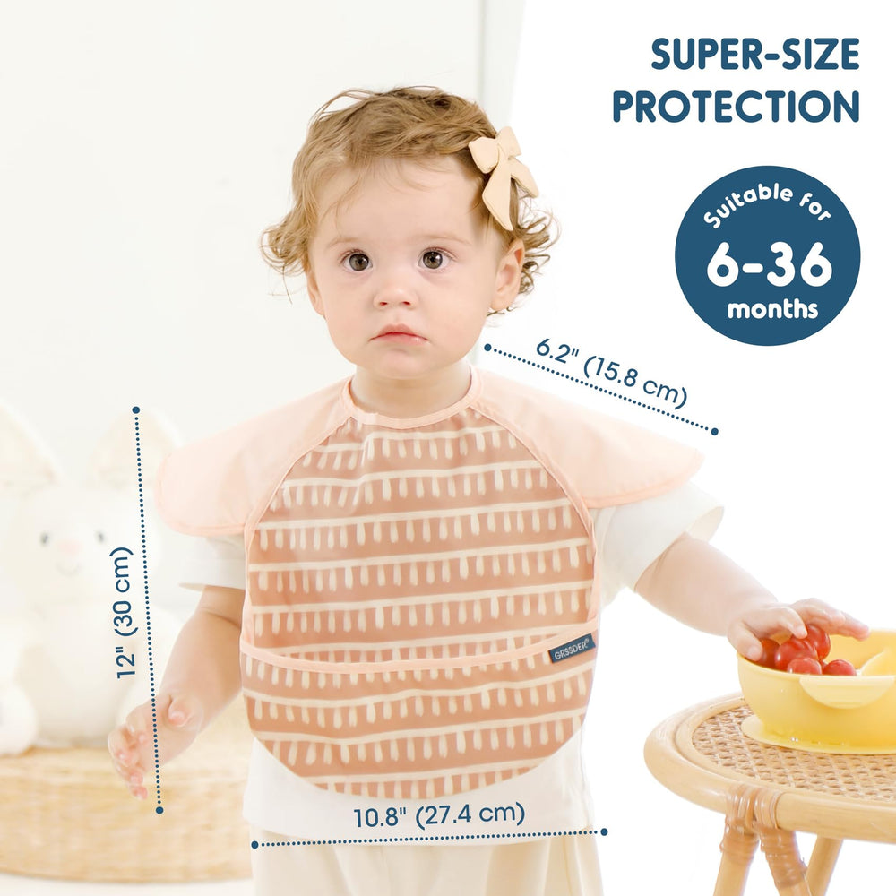 GRSSDER deep catch-pocket bib ready to catch crumbs and drips.