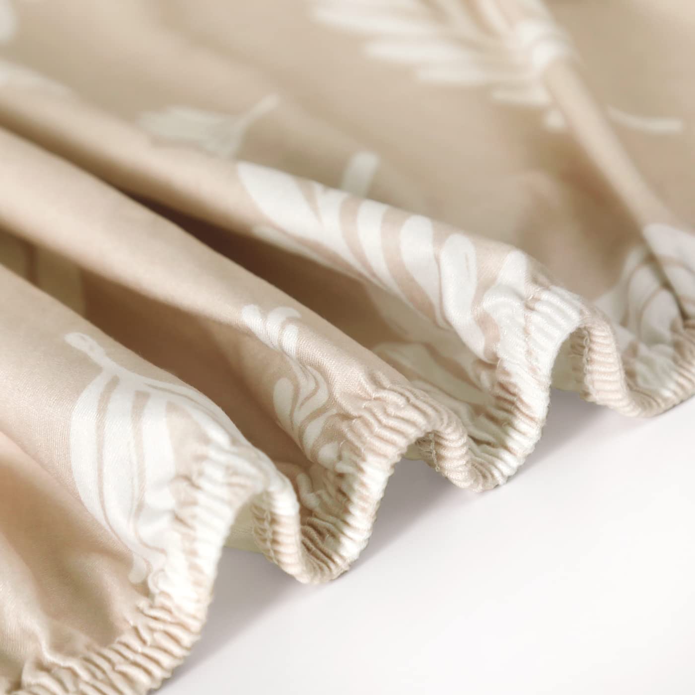 GRSSDER Easy-care fabric is machine washable for busy nurseries.