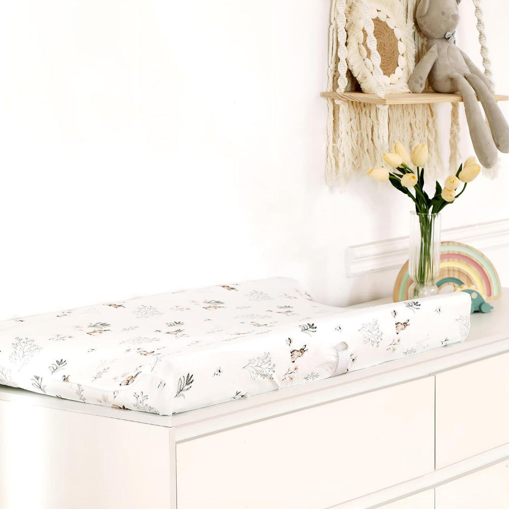 GRSSDER elastic-band secure-fit cover adapts to standard changing pads.