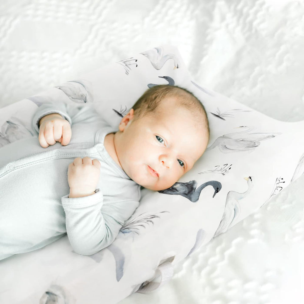 Elastic-fit changing pad cover for 32x16 pads ensures quick, secure changes.