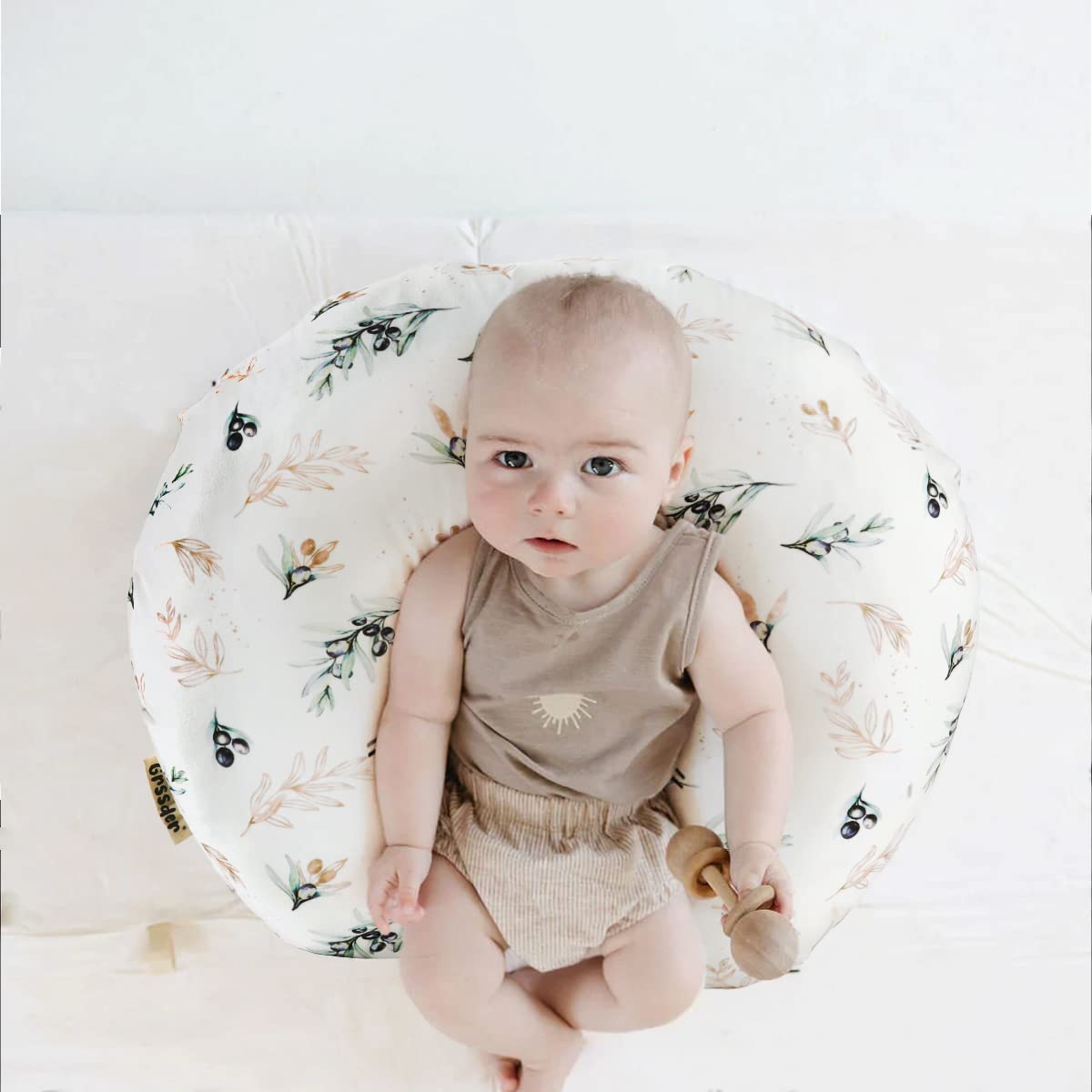GRSSDER fits most curved nursing pillows for a secure, cozy fit.