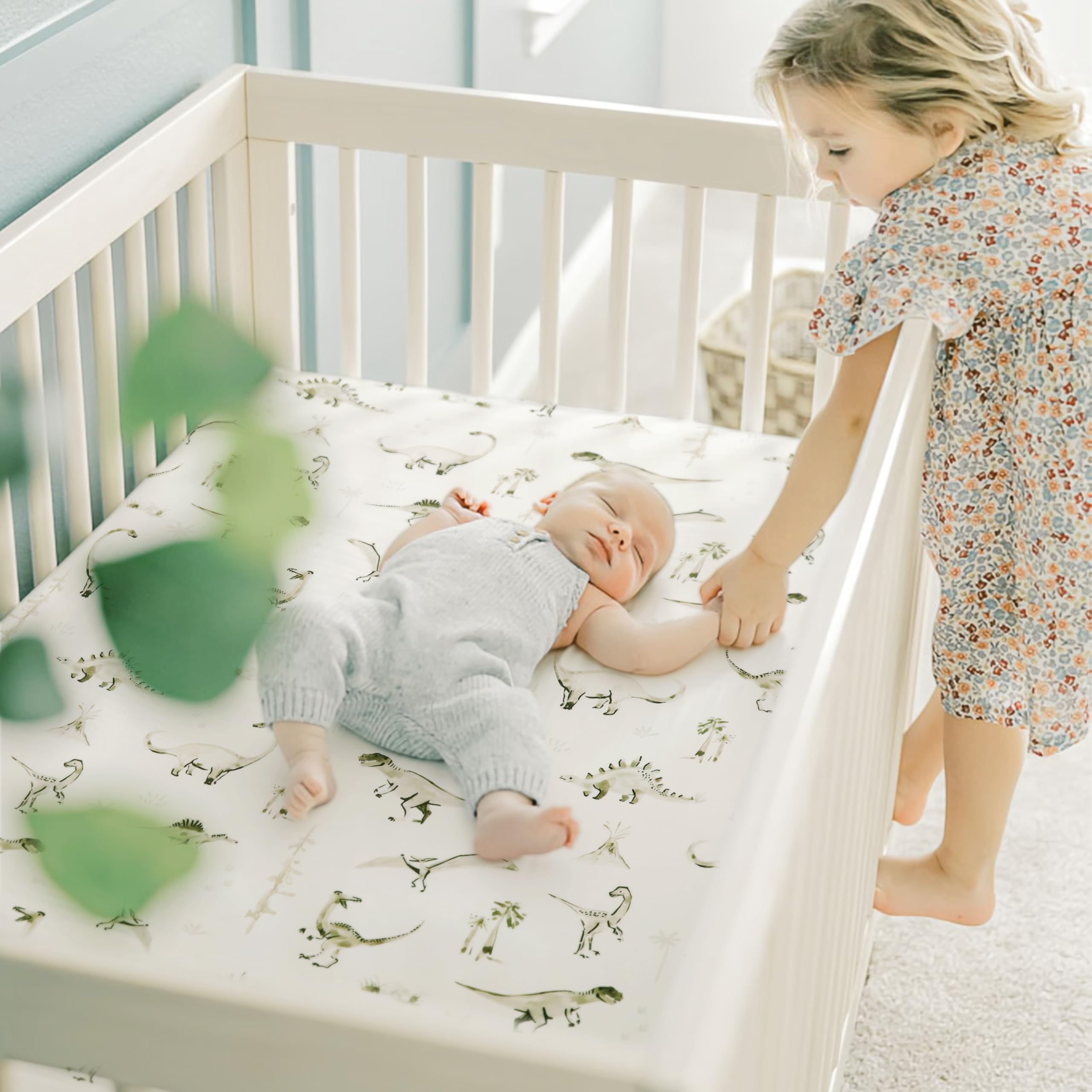 GRSSDER fitted crib sheet with elastic edge secures quickly and stays in place.