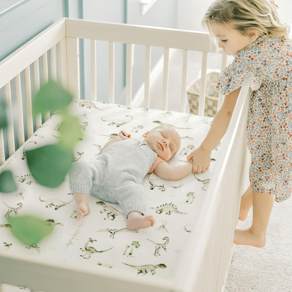GRSSDER fitted crib sheet with elastic edge secures quickly and stays in place.