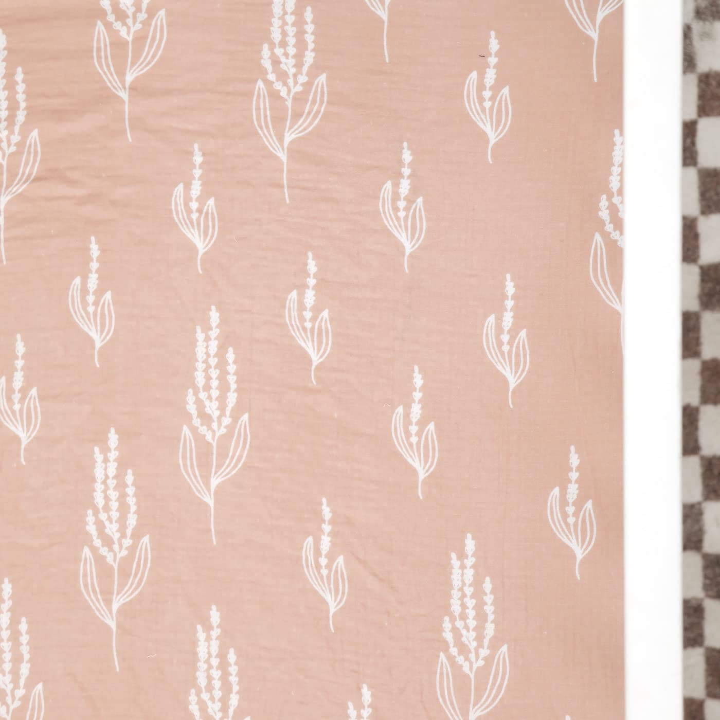 GRSSDER crib sheet fitted on mattress demonstrates snug fit and 9-inch pocket