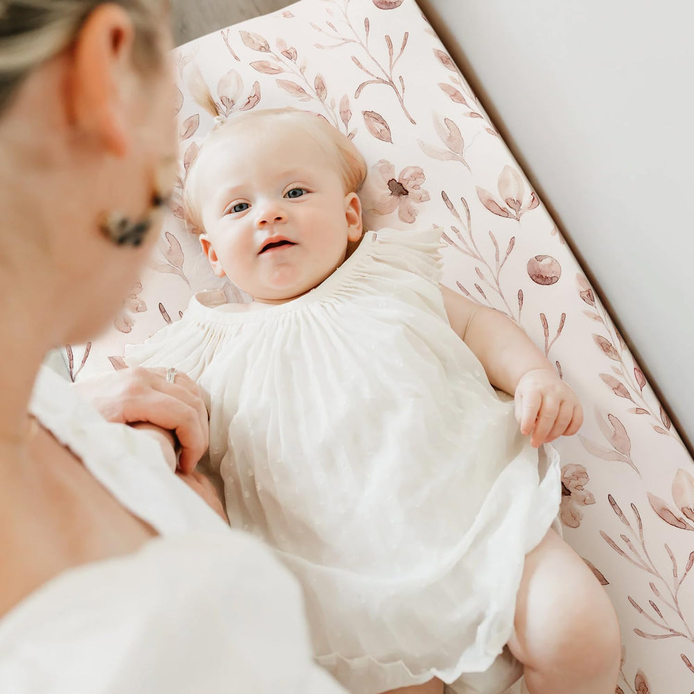 GRSSDER machine-washable fabric simplifies cleanup after busy nursery mornings.