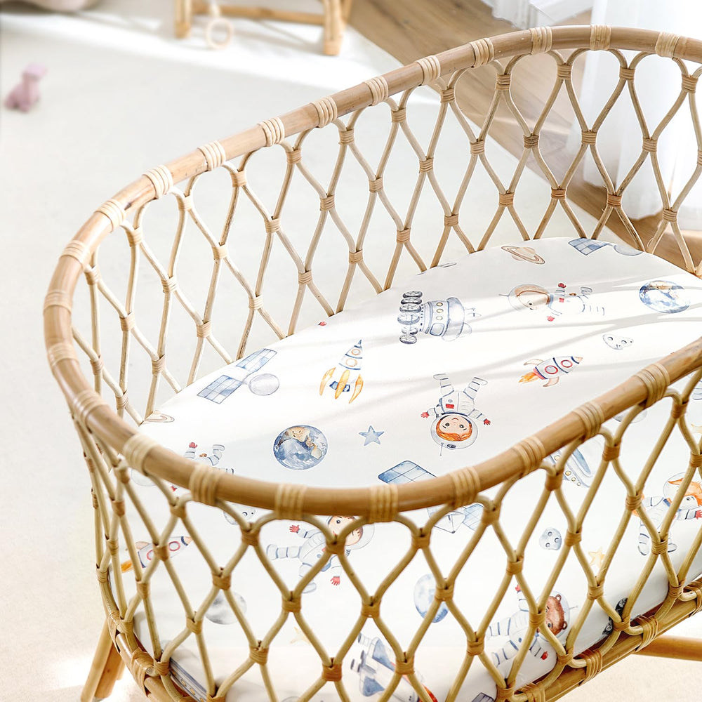 GRSSDER Machine washable and durable bassinet sheet designed for many washes.