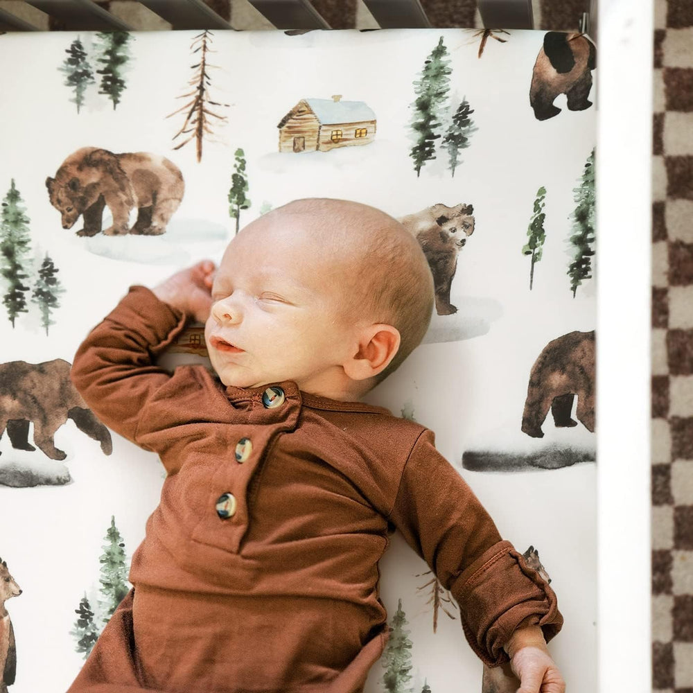 GRSSDER bear-rainbow print on sheets adds cute, calming touch to nursery sleep.