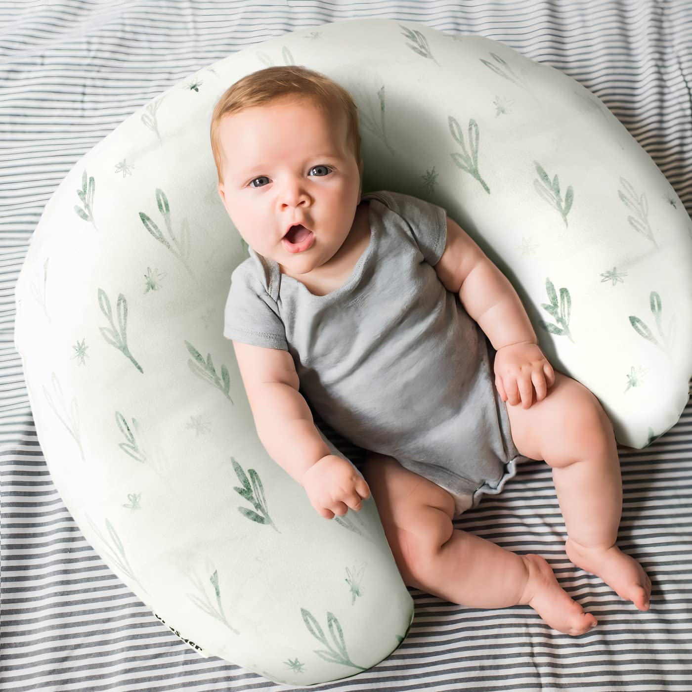 GRSSDER breathable fabric keeps nursing sessions comfortable for baby