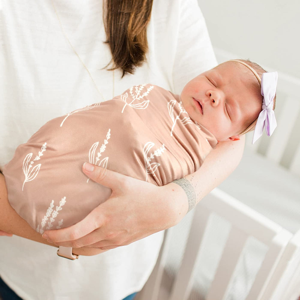 GRSSDER reversible-blanket design shows two stylish sides for nurseries.