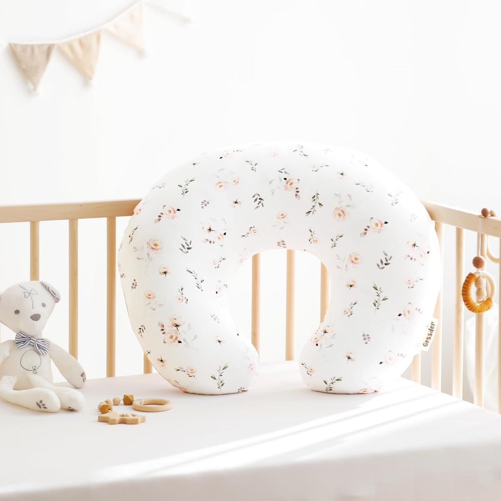 GRSSDER rose flora pattern adds stylish nursery decor while protecting the pillow.