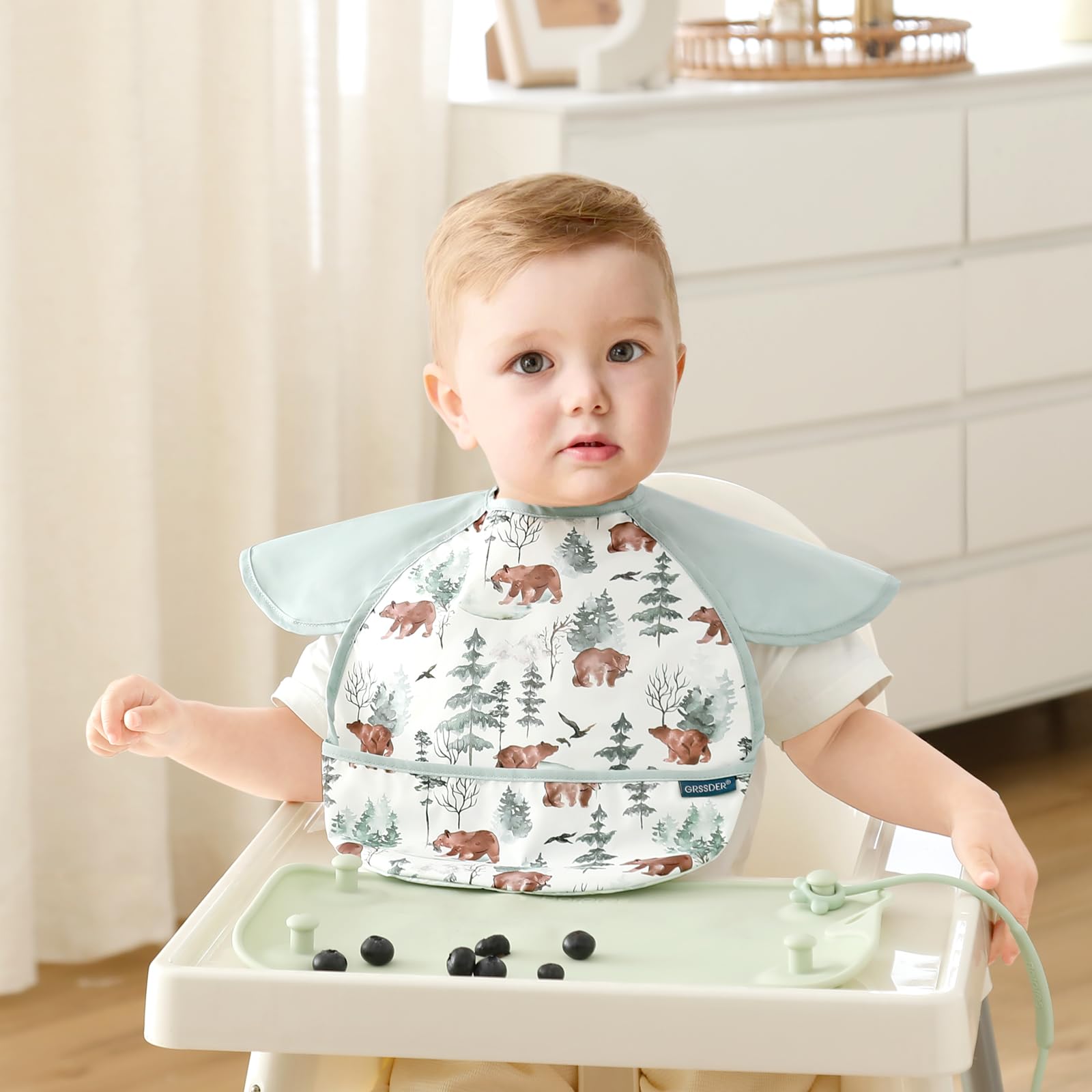 GRSSDER soft waterproof fabric keeps outfits dry during meals