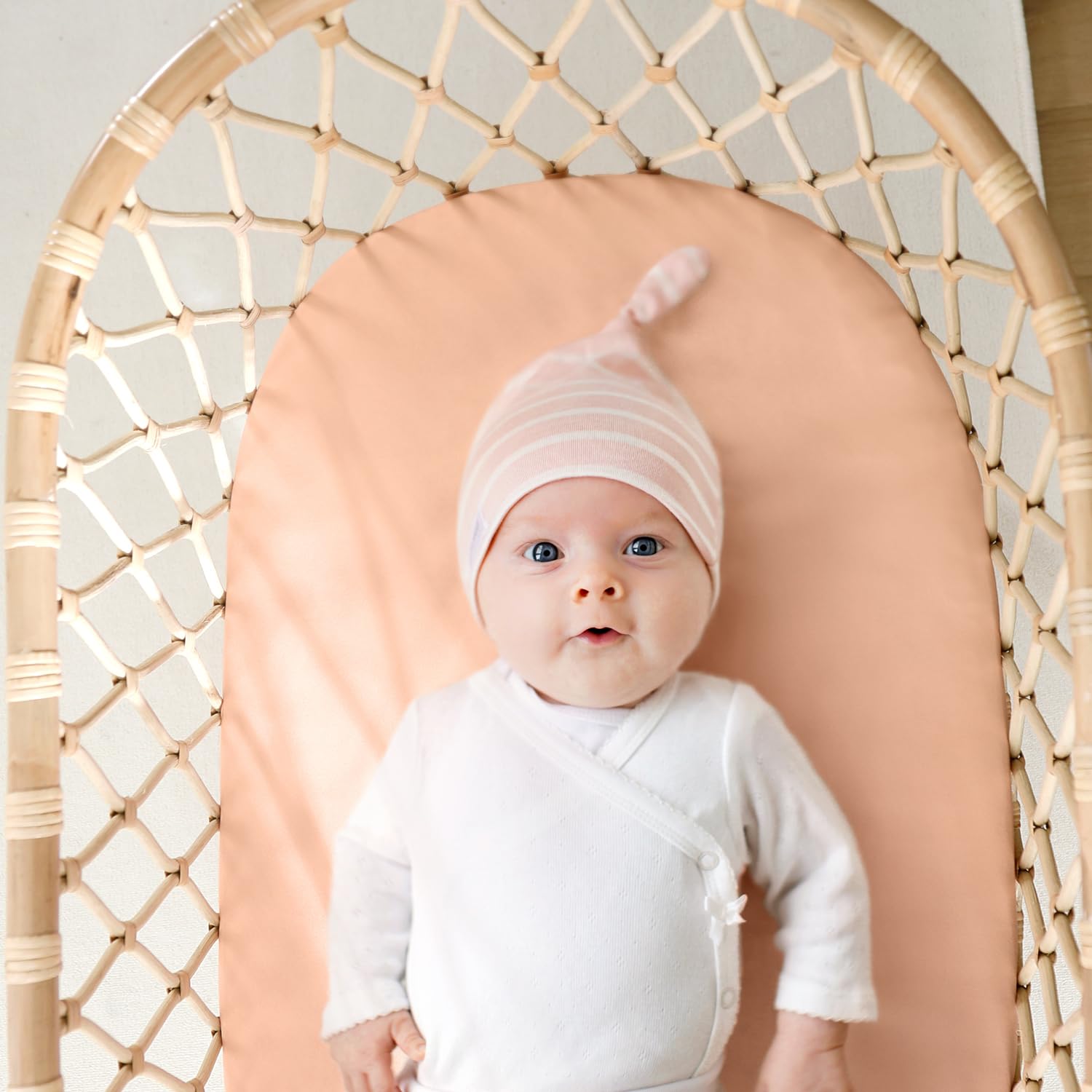 GRSSDER universal-fit bassinet mattress cover for oval, round, and rectangular shapes