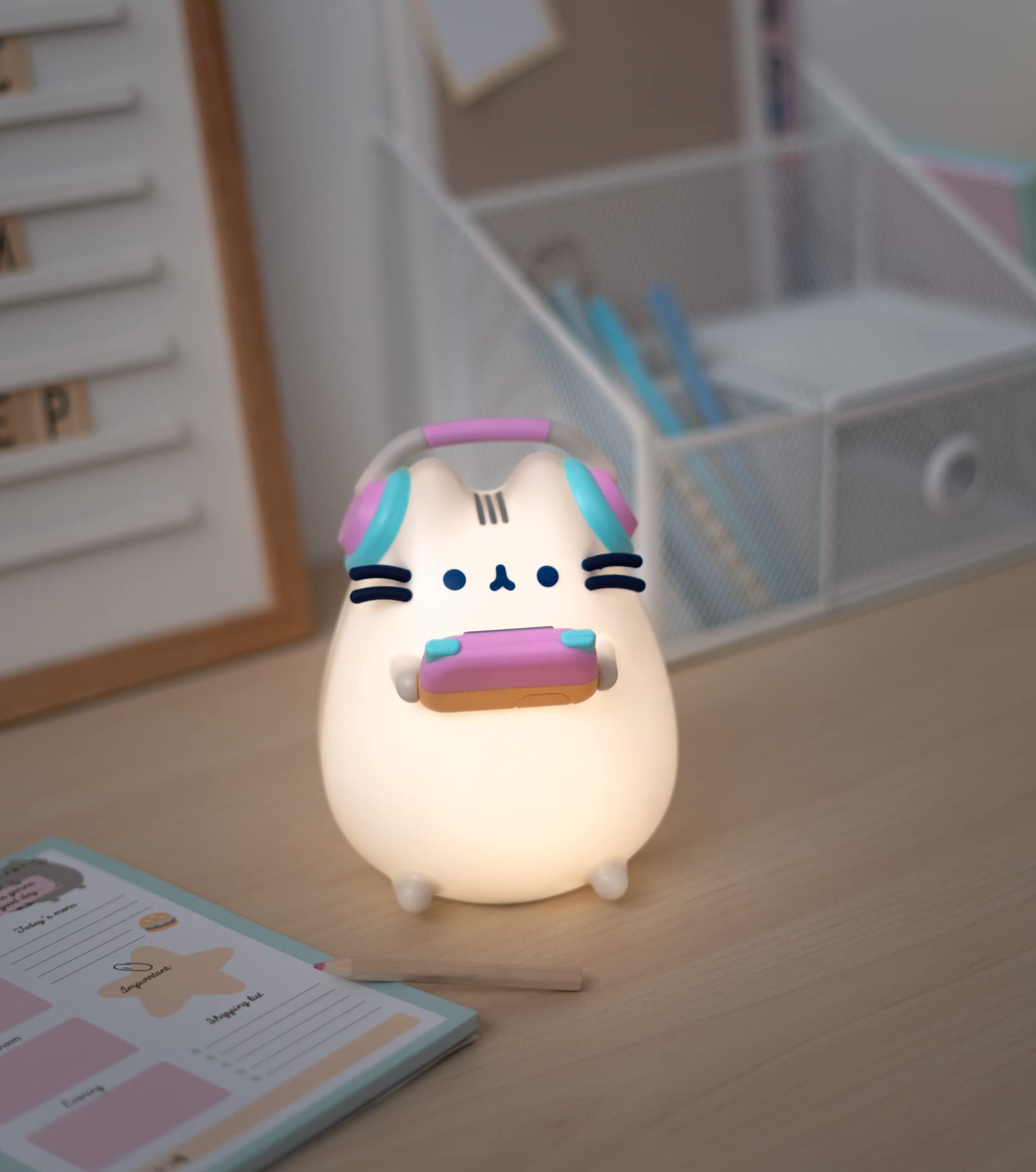 Grupo Erik Pusheen Gamer Lamp battery compartment focus for flexible power