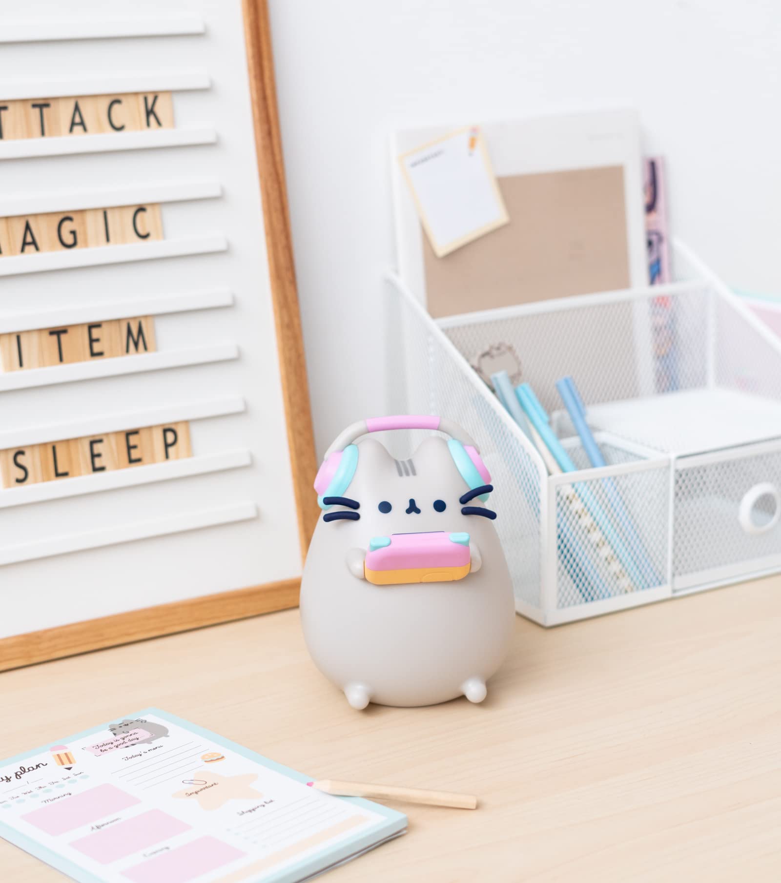 Grupo Erik Pusheen Gamer Lamp packaging with gift-ready presentation