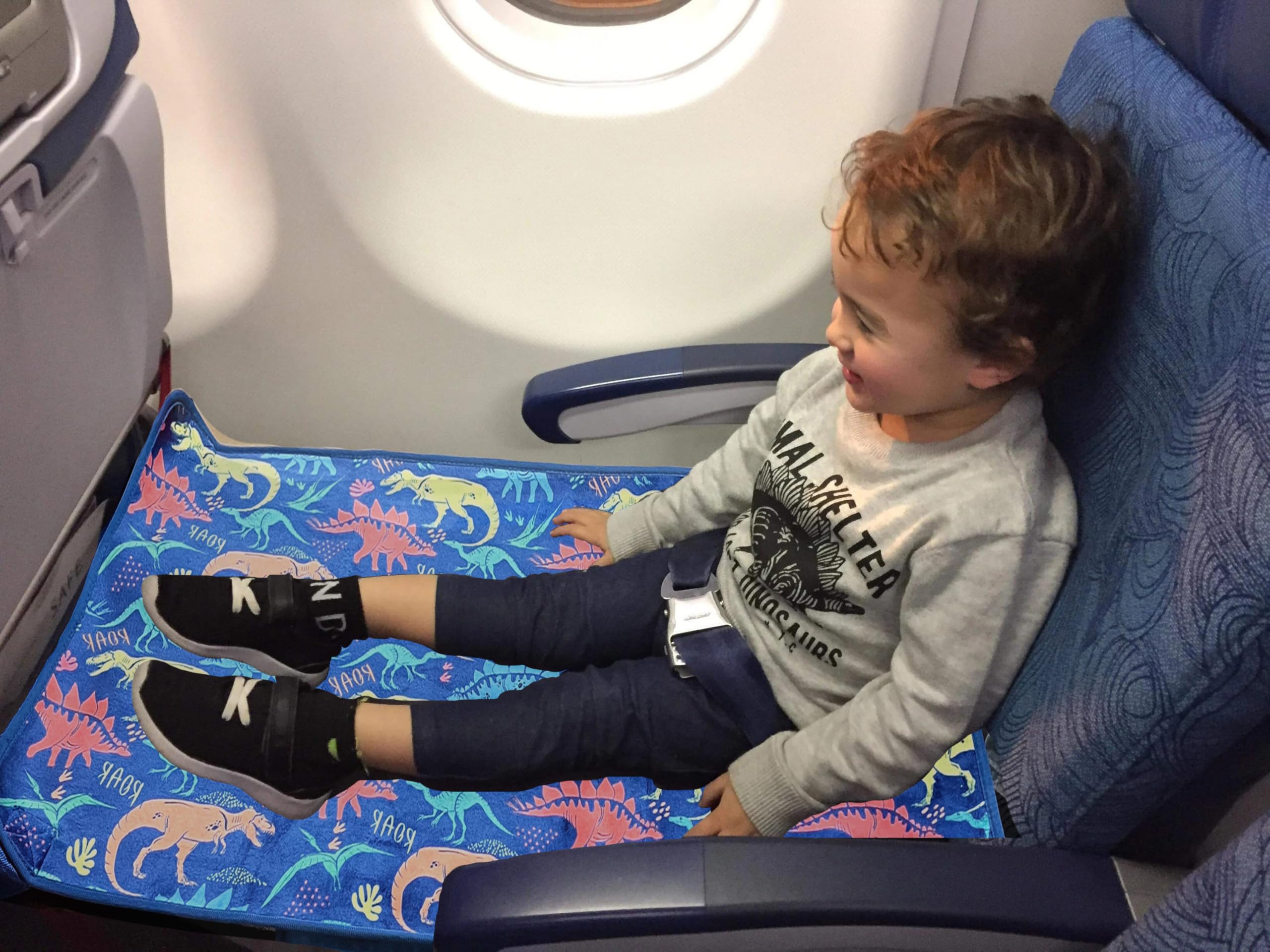 Gulissa seat tray compatibility supports window or middle seats.