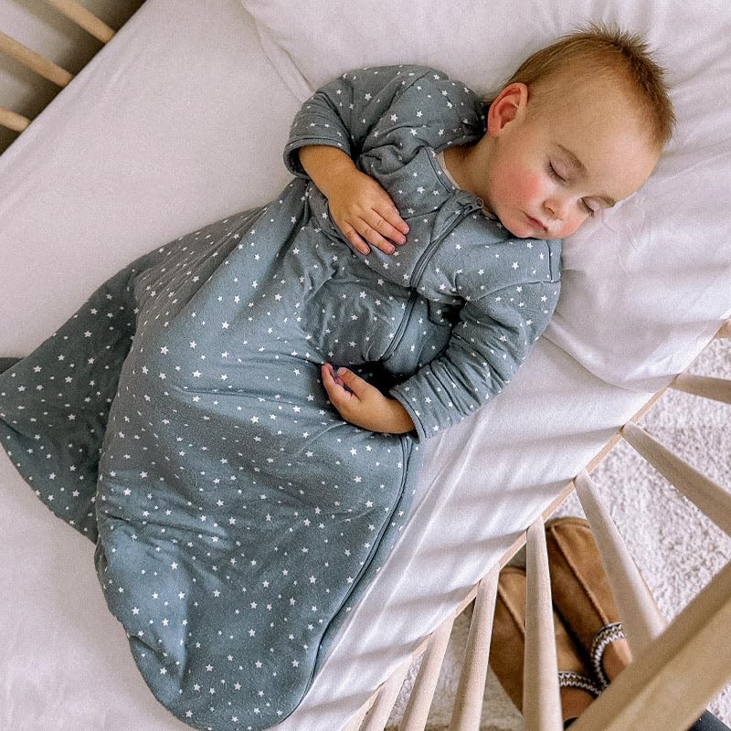 Gunamuna sleep sack with a wide zipper opening for safe, calm nighttime changes.