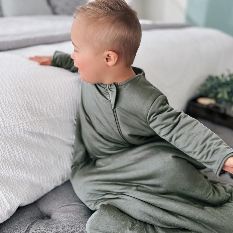 Gunamuna sleep sack sage side view, roomy cut supports natural leg movement.