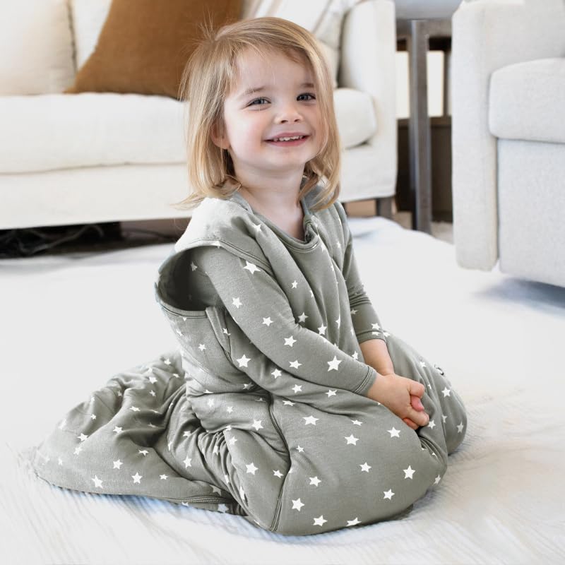 Close-up of GUNAMUNA Shine fabric, ultra-soft texture for sensitive skin.