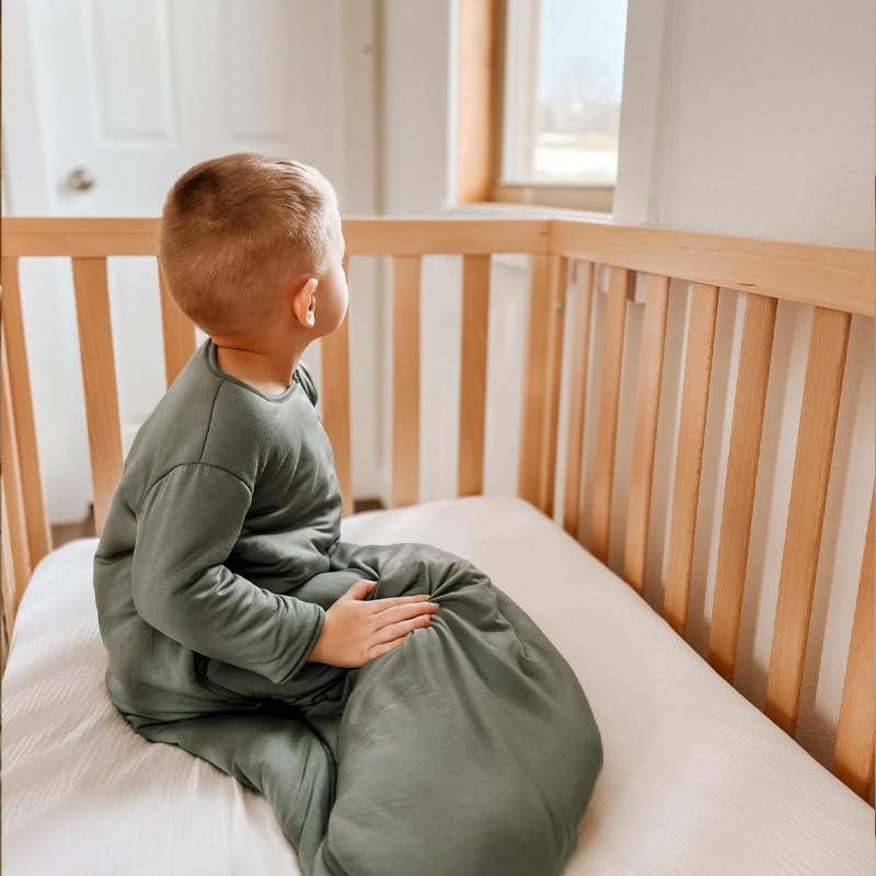 Gunamuna sleep sack rayon closeup, silky-soft fabric gentle on baby's skin.