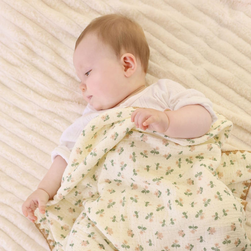 Gunnaicat easy-care muslin blanket stays soft after machine washing.
