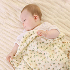 Gunnaicat easy-care muslin blanket stays soft after machine washing.