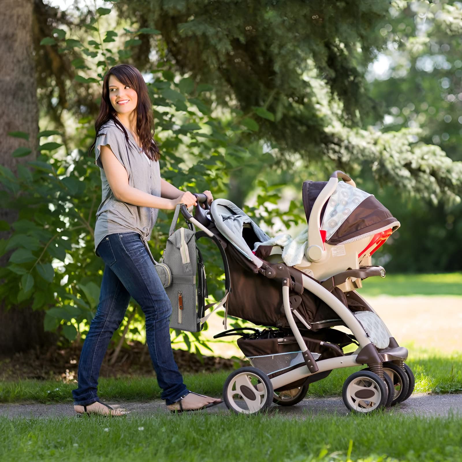 Gurzinn stroller straps enable hands-free attachment to a stroller