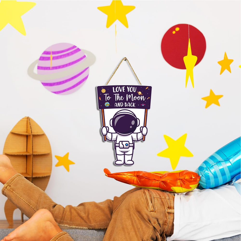 Gwisml astronaut and planet detail print invites kids to explore space stories.