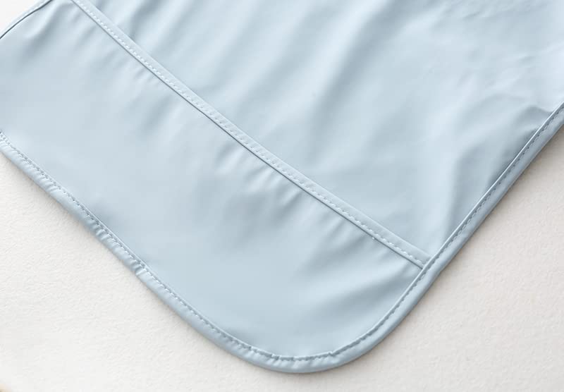 GZMM food catcher bib reduces stains by catching spills.