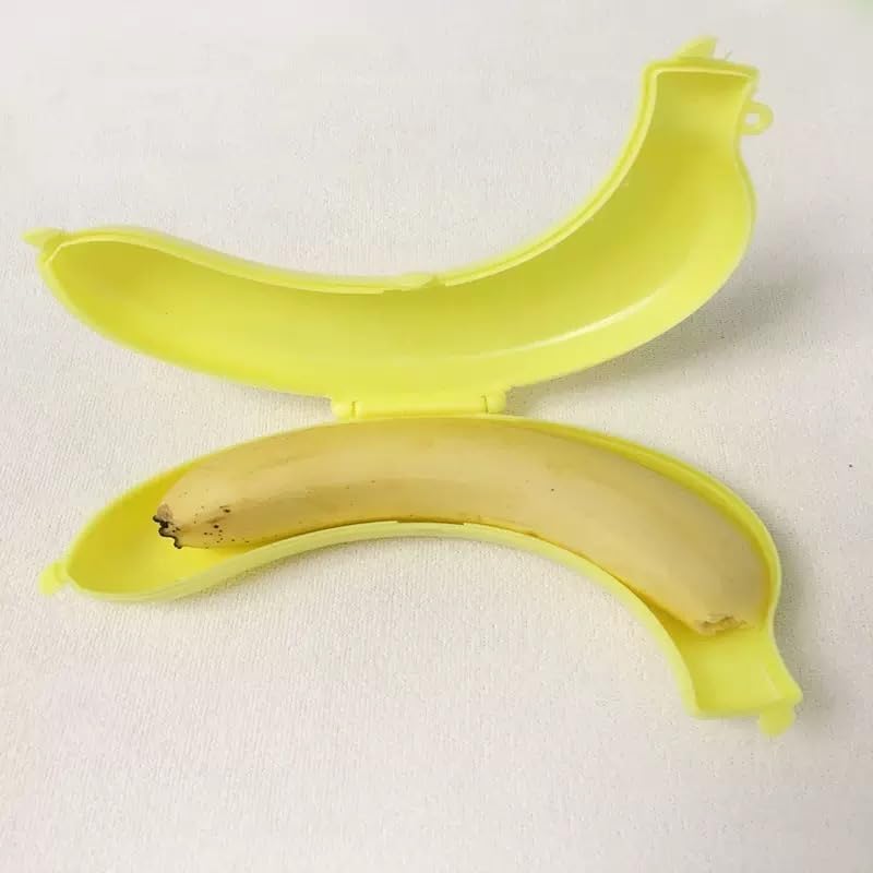 GZRYEJLEI banana case protects fruit from bruising during adventures.