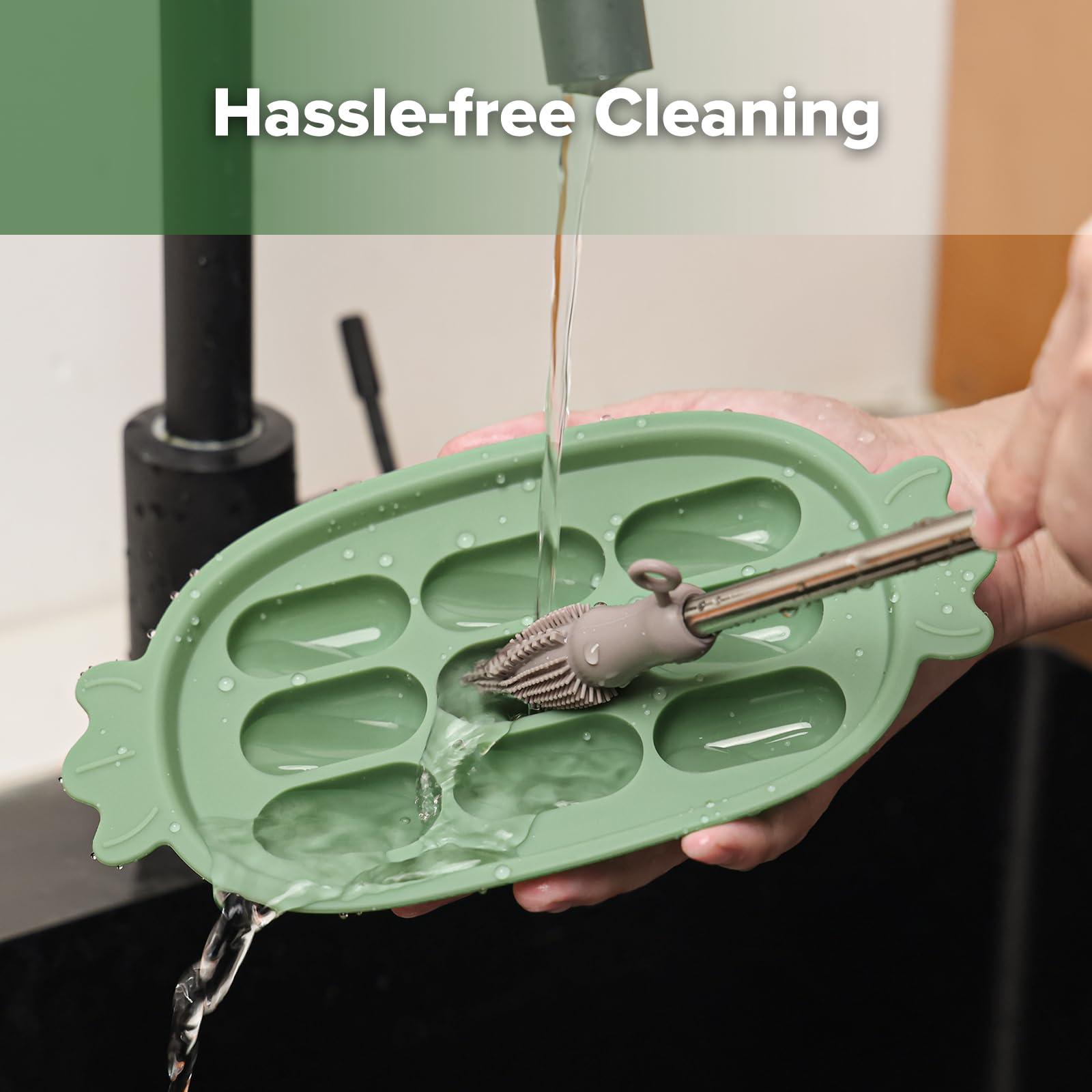 Haakaa Baby Popsicle Mold dishwasher-safe and easy to clean.