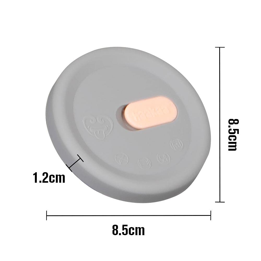 Haakaa cap fits all pumps for secure storage and easy travel.