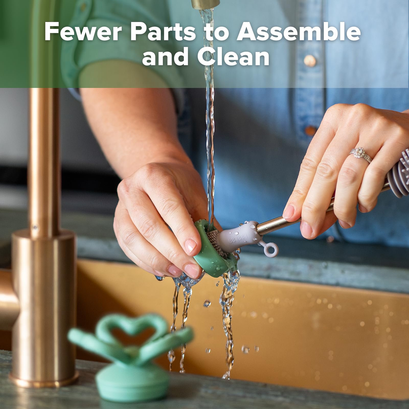 Haakaa Clover teething relief via cool, baby-friendly snacks.