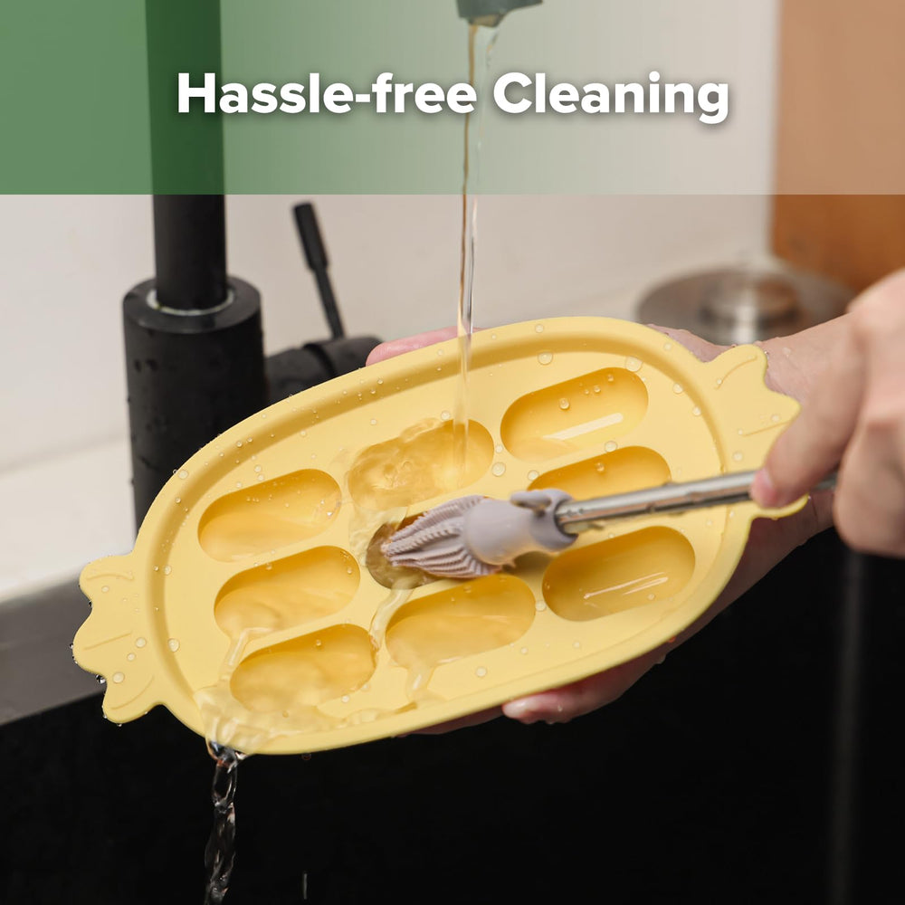 Haakaa easy pop-out silicone liner enables smooth release.