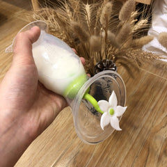 Haakaa leak-proof cap protects the pump between uses