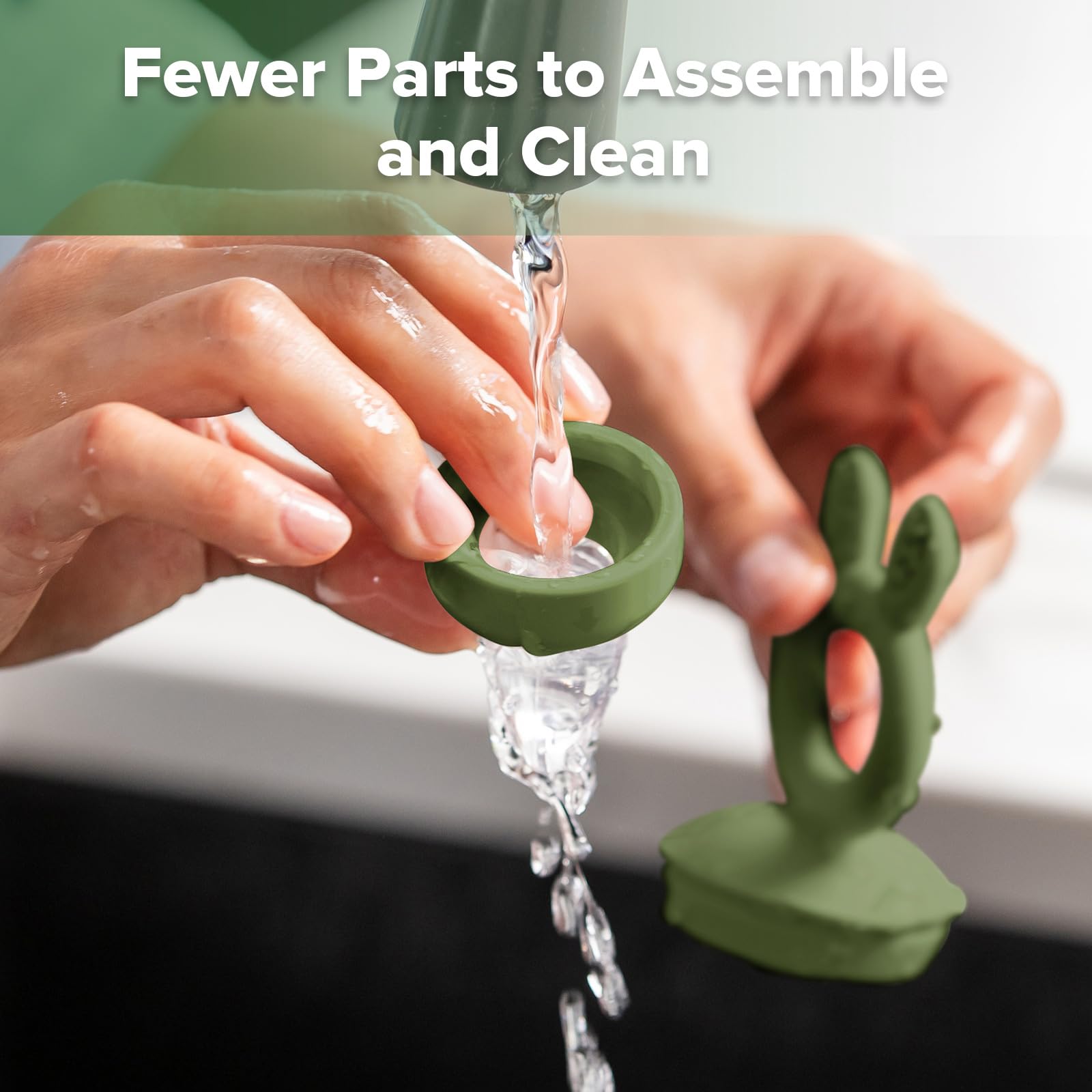 Haakaa raised rim design prevents open leakage during munching