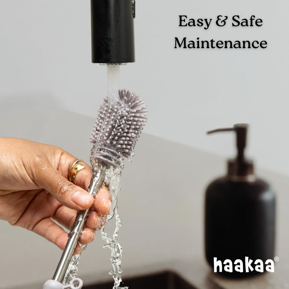Haakaa Silicone Cleaning Brush Kit closeup bristles; flexible silicone for gentle yet thorough scrubbing.