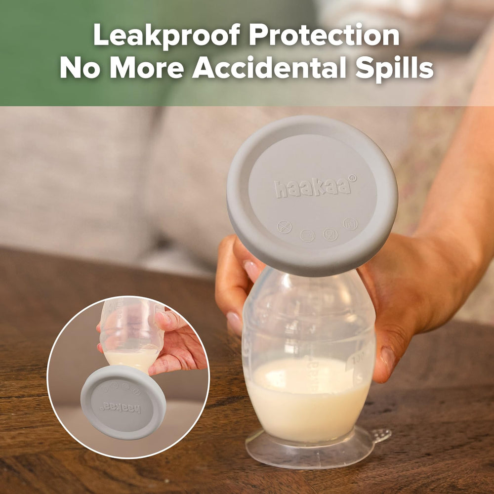 Haakaa silicone lid keeps your pump dust-free between uses for better hygiene.