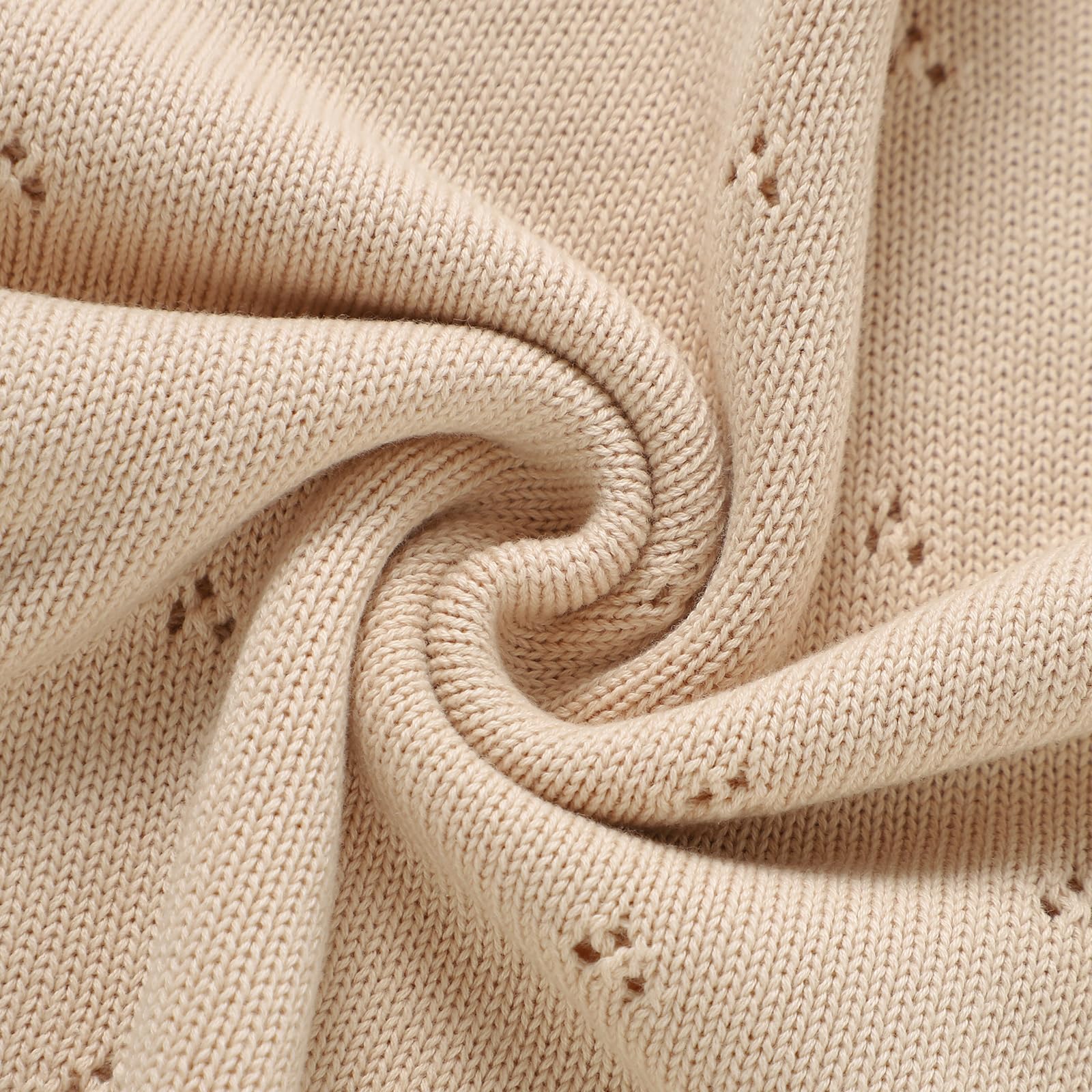 Hadetoto gender-neutral baby blanket ideal for year-round use.