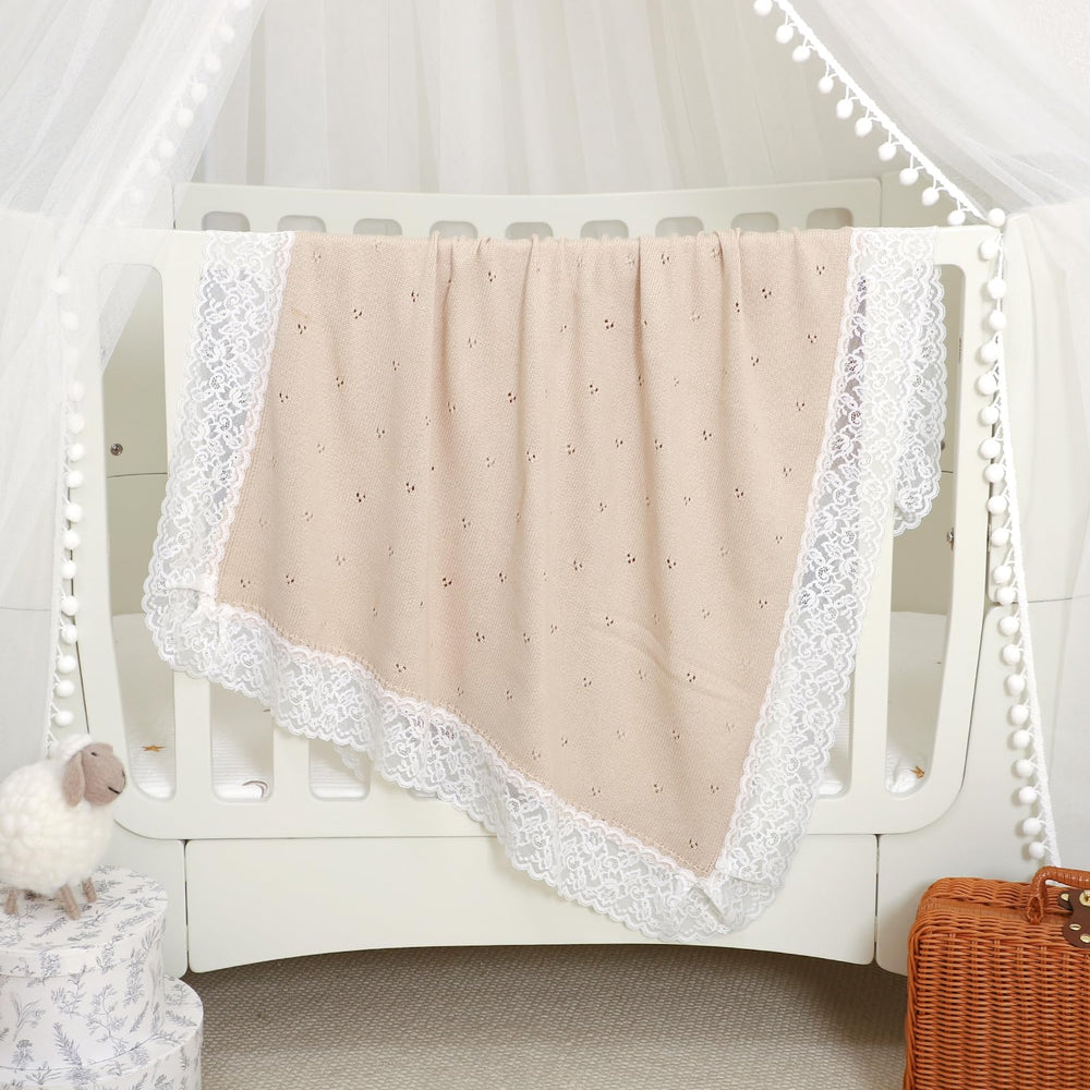 Hadetoto blanket used as nursing cover for discreet feeding on the go.