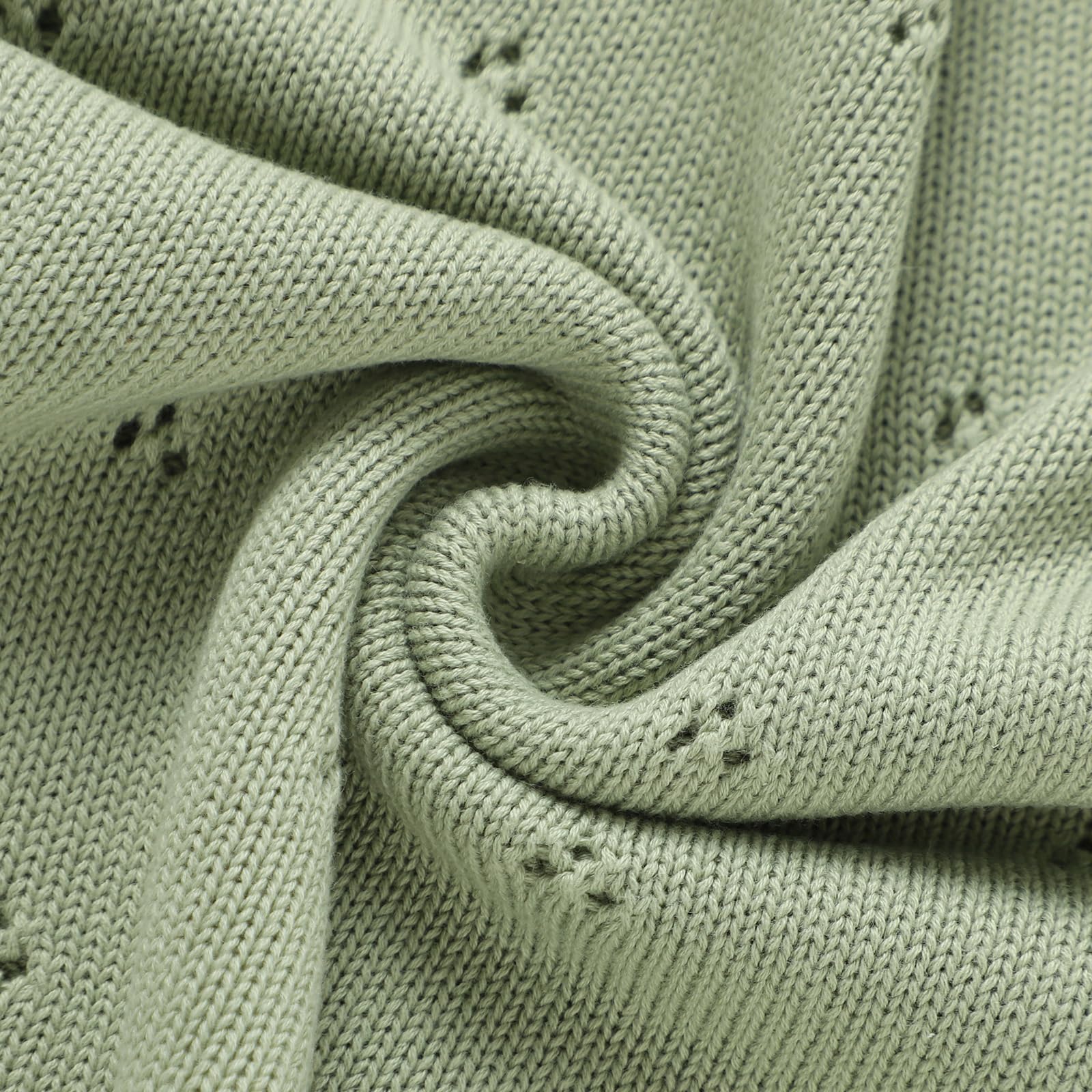 Hadetoto 40x32 inch blanket provides ample coverage for busy families.