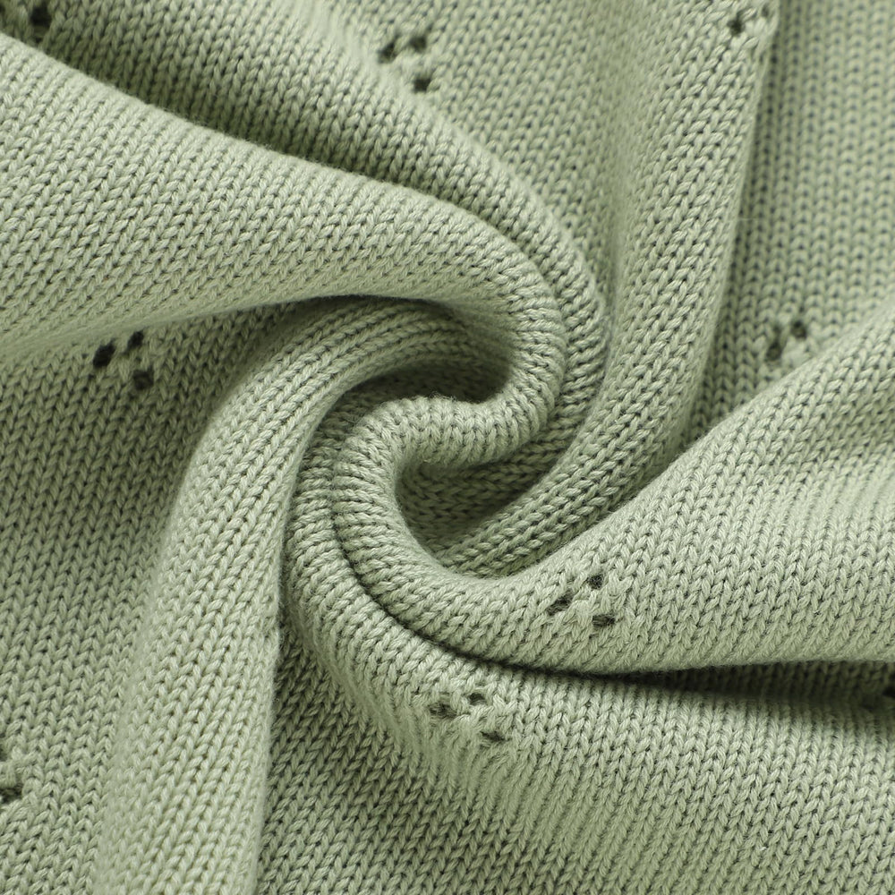 Hadetoto 40x32 inch blanket provides ample coverage for busy families.