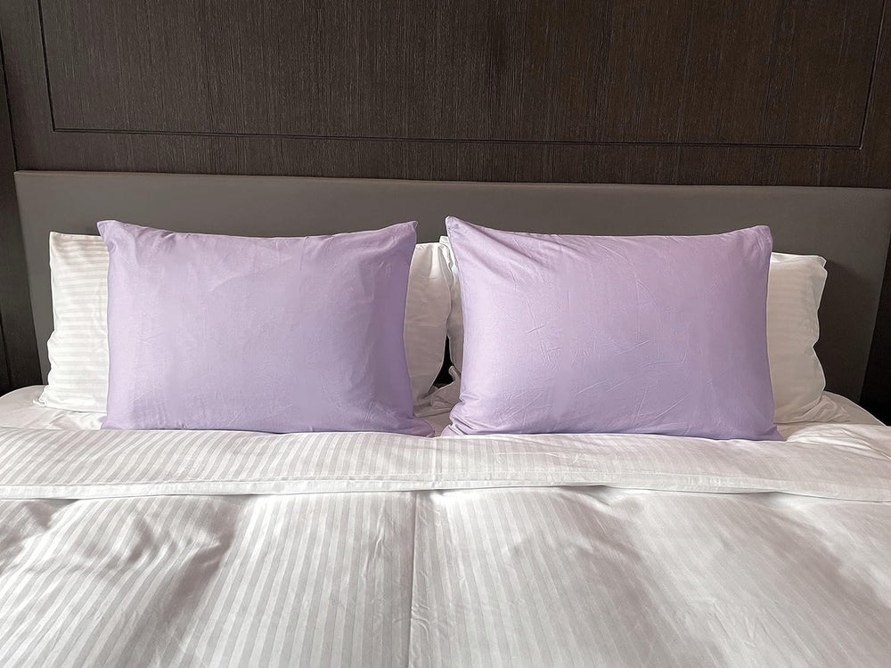 Hadi Bedding lavender pillowcase with zipper closure keeps pillow secure during travel
