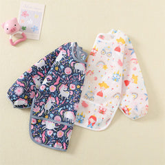 Hafftnun bib back-closure provides secure, easy wear for toddlers.