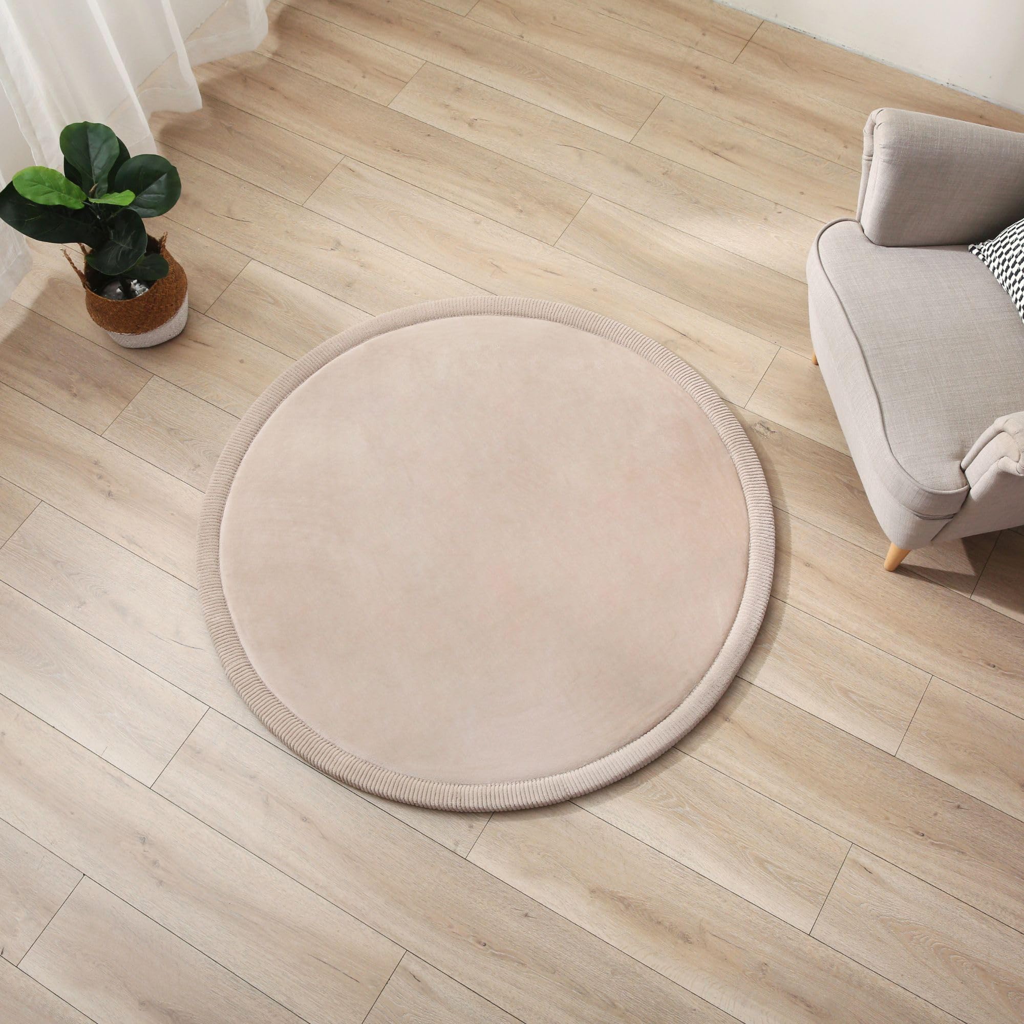 Hakuna Matte CloudSoft easy-clean surface for quick daily maintenance.