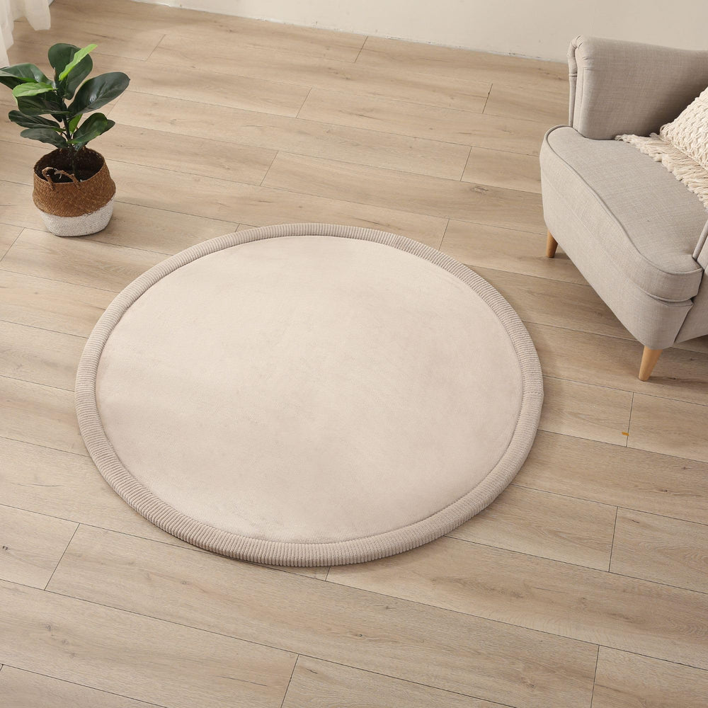 Hakuna Matte CloudSoft foldable design for easy storage and transport.