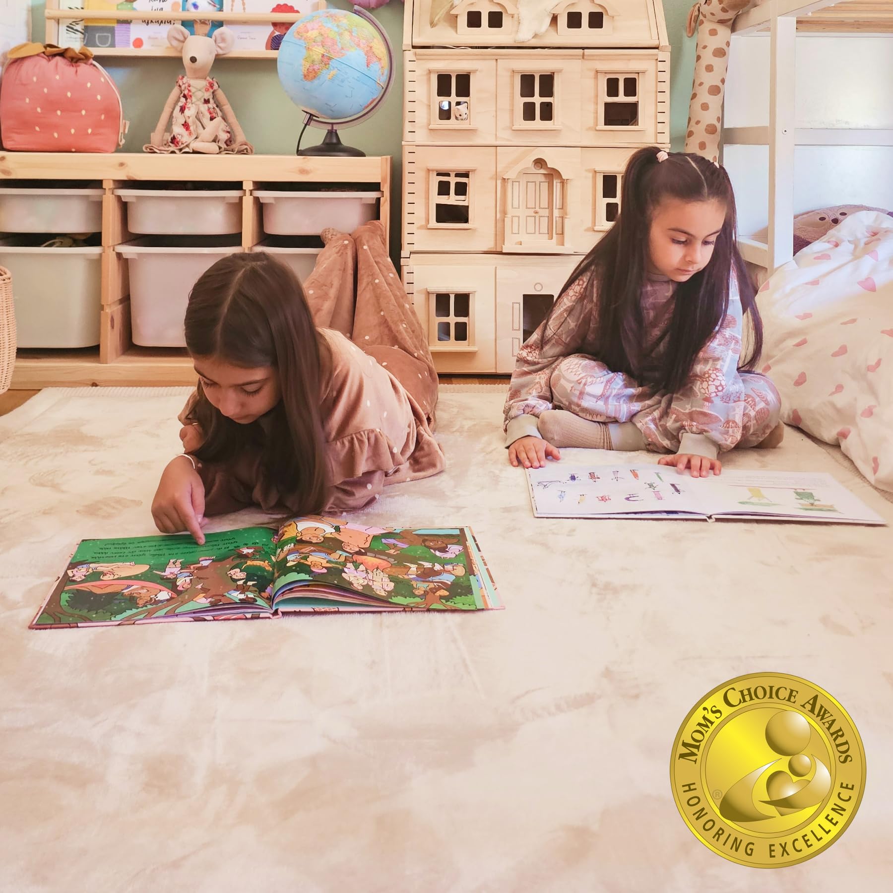 Hakuna Matte memory foam setup supports tummy time and play sessions.