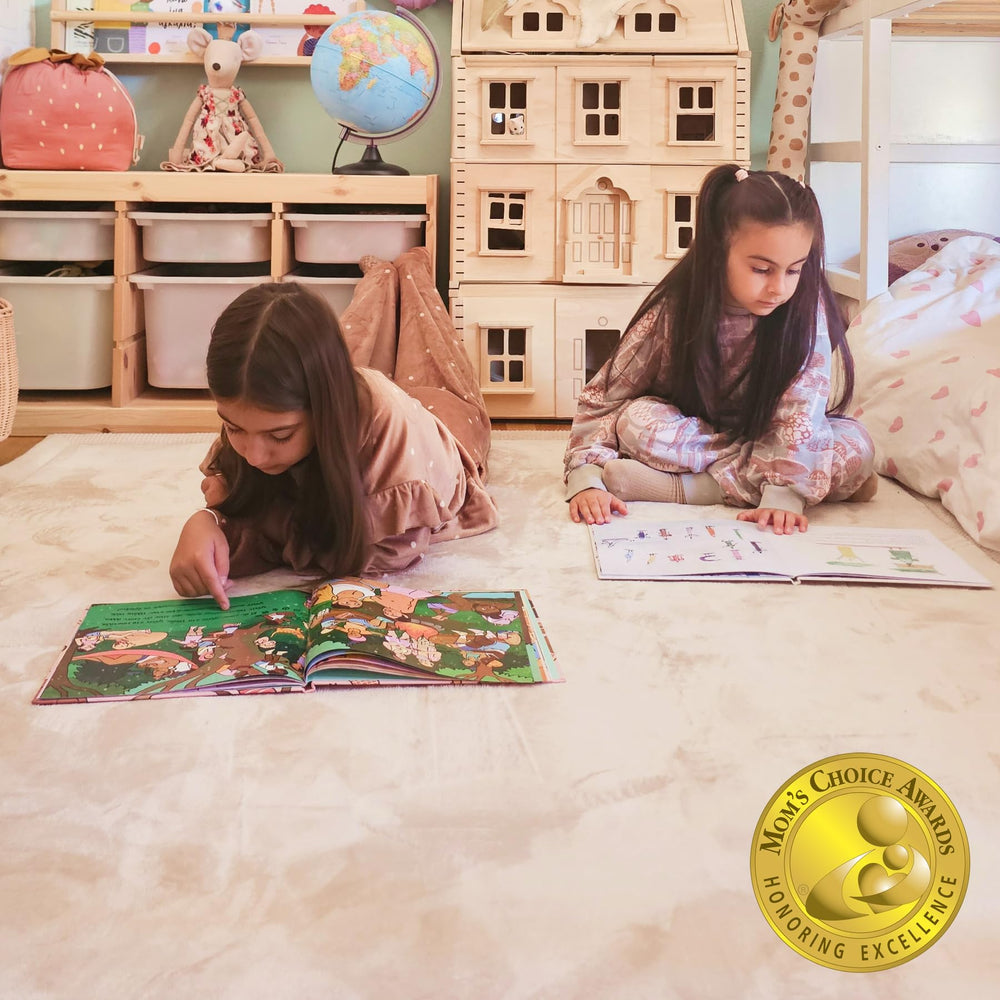 Hakuna Matte memory foam setup supports tummy time and play sessions.