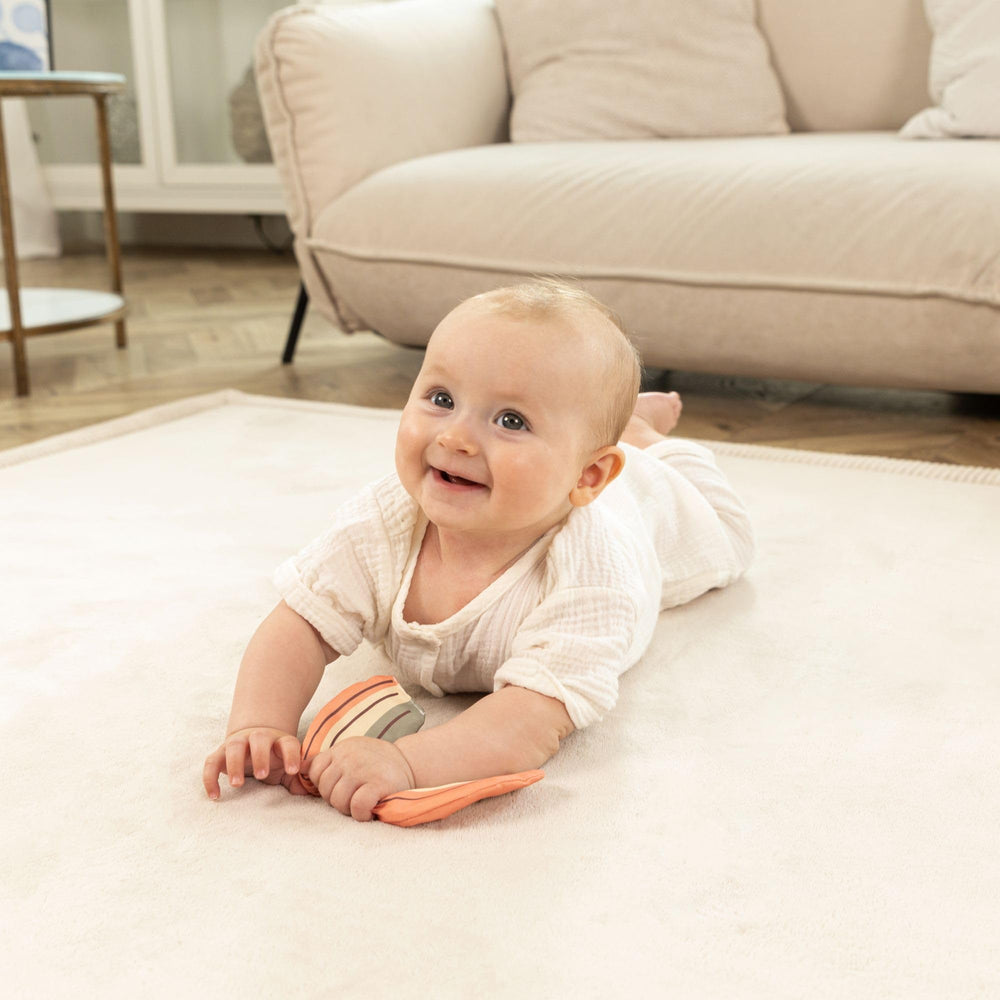 Hakuna Matte wide play area encourages safe exploration and interaction.
