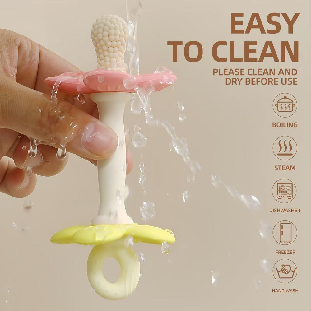 HALAA VAUVA lightweight teether is easy to carry for on-the-go relief.