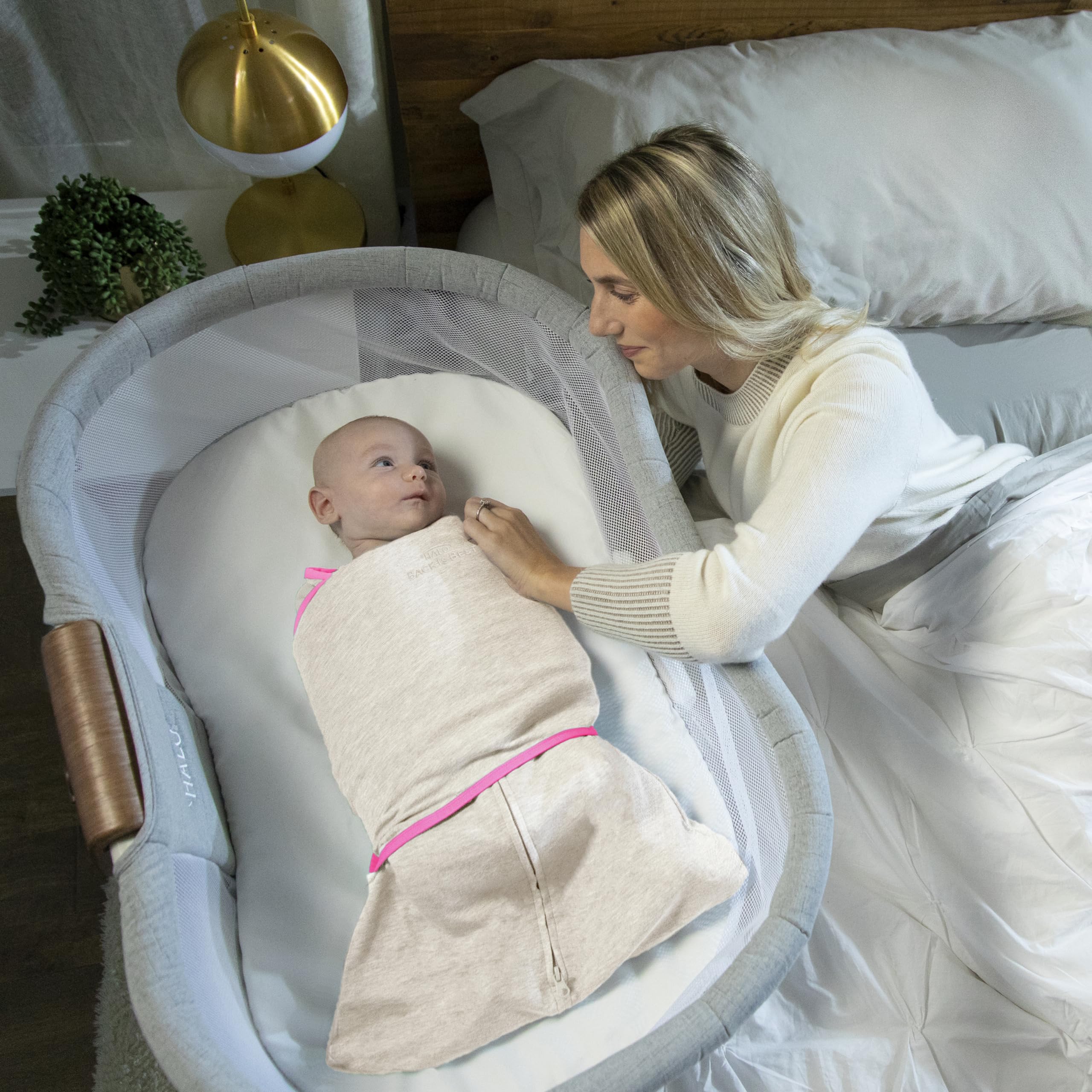 HALO Inverted zipper enables easy diaper changes.